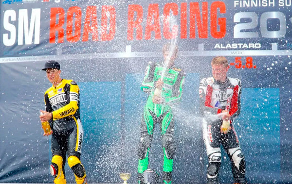 CIRCUIT RACINGIN SM-SARJAAN MICHELIN-RENGASSOPIMUS